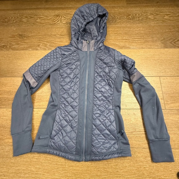 Athleta Rock Springs Navy Quilted Hooded Jacket Sz XS, Light insulation Athletic - Picture 4 of 15